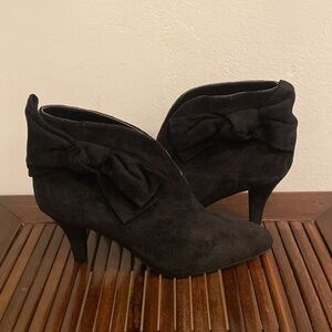 Miss Meghan Black Bow Detail Suede Ankle Booties